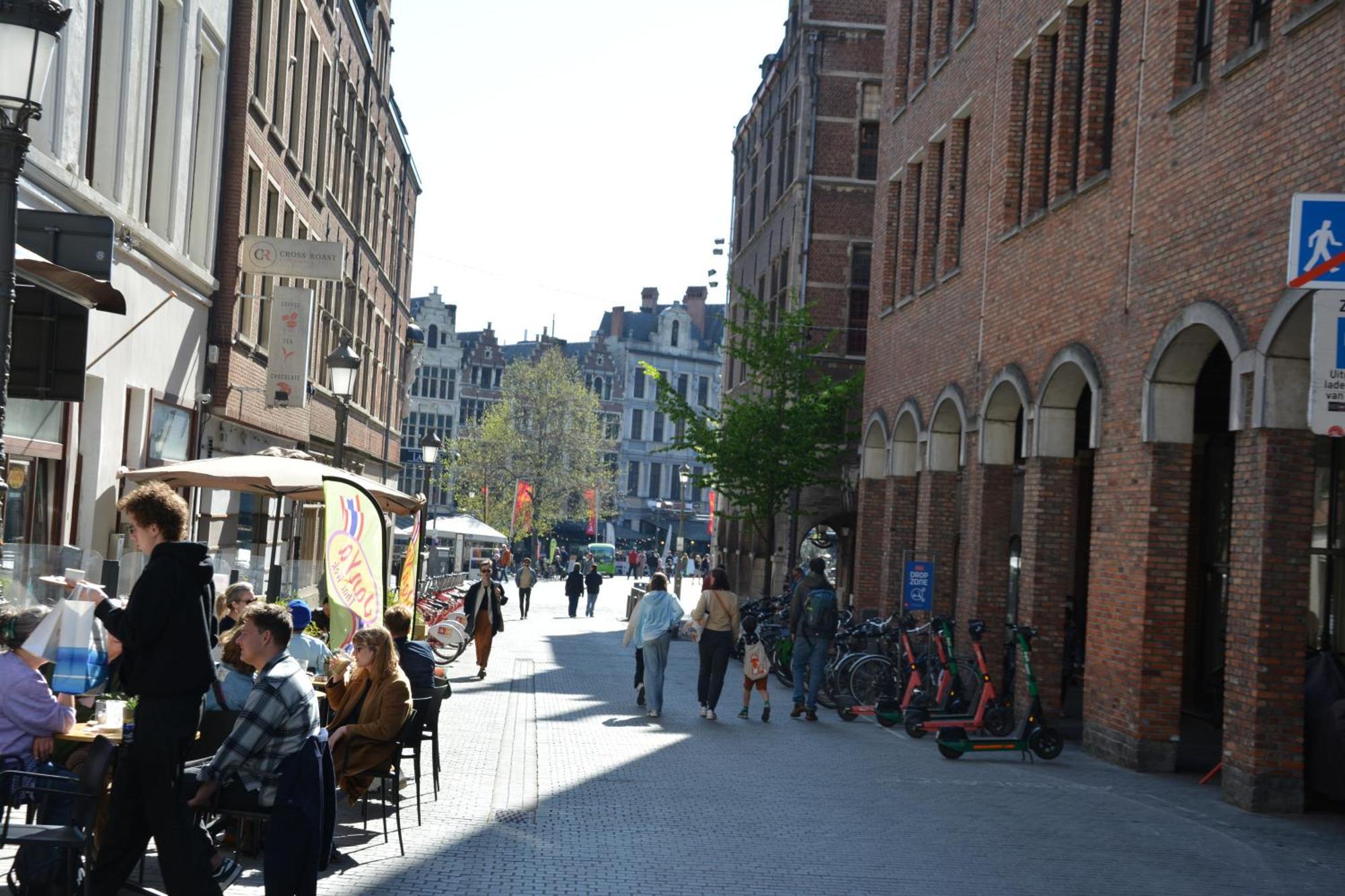 Historical Center Antwerp, On Foot